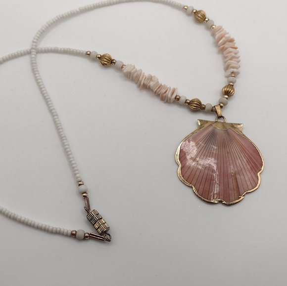 Beautiful Natural Pink Gilded Seashell Necklace, Awesome Mermaidcore! - Picture 2 of 9